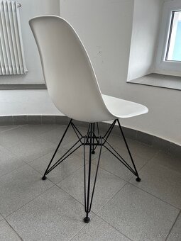 4 designové jídelní židle Vitra DSR - 3