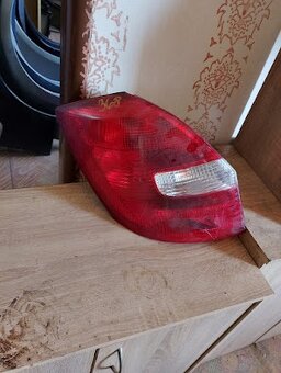 Škoda Fabia 2 zadní světla - 3