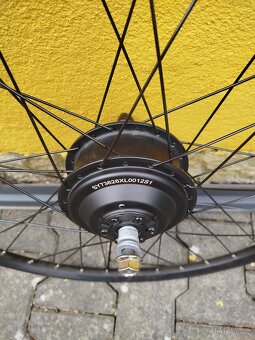 Zadní kolo s elektromotorem 250W - 3