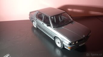 1:18 bmw 535i - 3