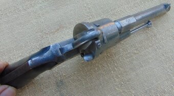 revolver lefauxe - 3