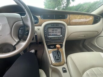 Jaguar X-type 3.0 V6 - 3