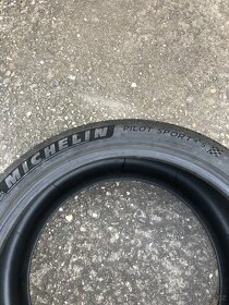 Letní pneumatika Michelin PilotSport 4S 285/35 ZR20 - 3