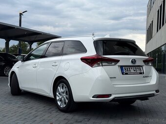 Toyota Auris Hybrid combi / 2016 - 3