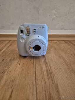 Instax mini 9 světle šedý + pouzdro - 3