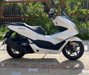 Skútr Honda PCX 125 rv. 2023 - 3