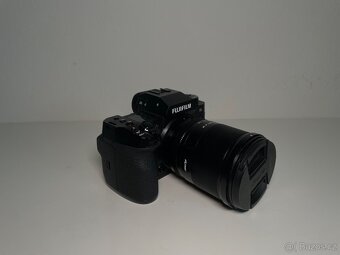 Fujifilm X-H2S + Viltrox 13 mm f/1.4 + ND filtr + 3× baterie - 3