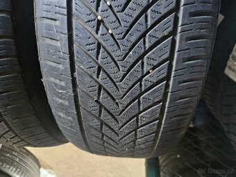 235/55R17 103 W XL Tracmax - 3