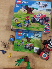 LEGO City 60300 Záchranářská čtyřkolka do divočiny - 3