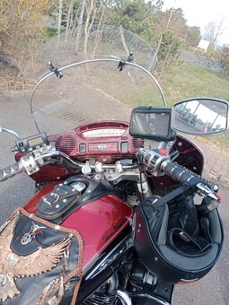 Yamaha XVZ 1300 Royal Star Venture - 3