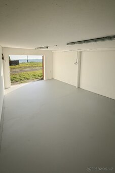 Zrekonstruovaná garáž 27 m² – Jaroměřice nad Rokytnou - 3