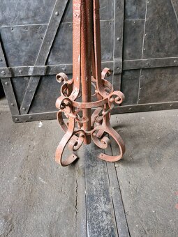 Kovaný historický držák - 3