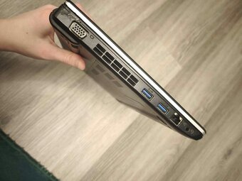 Lenovo ThinkPad (notebook) + pouzdro Dicota - 3