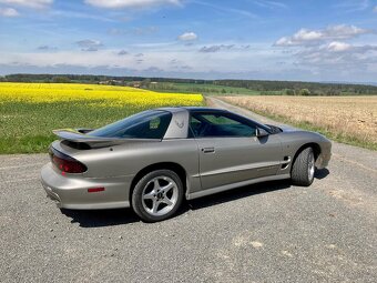 Pontiac Firebird Trans Am 1999, LS1 V8, manual T56 - 3