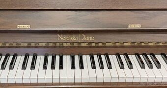 Značkové vysokokvalitní pianino Nordiska. - 3