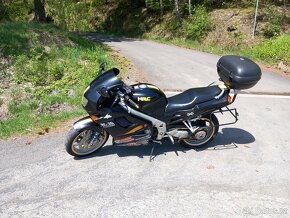 HONDA VFR750 - 3