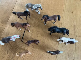 10 x koník SCHLEICH - 3