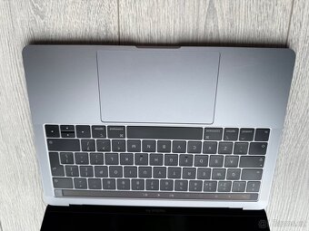 Macbook Pro (13 inch, 2019) - 3