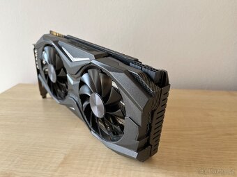 NVidia Geforce GTX 1070 - Zotac AMP 8 GB - 3