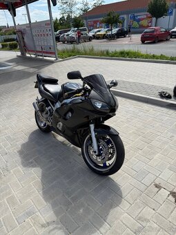 Yamaha R6 - 3