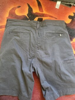 The NOrth FACE chino šortky vel . 36 stav 9/10 , stav viz f - 3