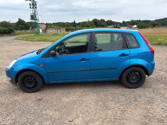 Ford Fiesta 1.4TDCi 50kW, Malý nájezd km - 3