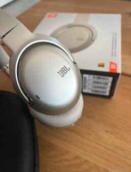 Nová sluchátka JBL tour one M2 - 3