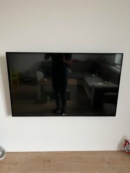 Televize LG 42LM640S (3D) - 3