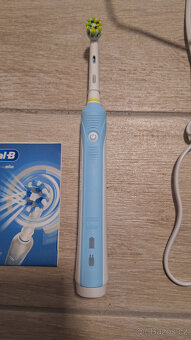Elektrický zubní kartáček Braun - 3