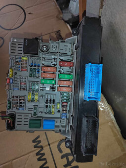 BMW E90+91+ E87, pojistková skříň - 3