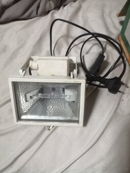 150W reflektor s napájecím kabelem a vypínačem - 3