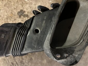 Sací trubka Originál Volvo V50 2010 - 3