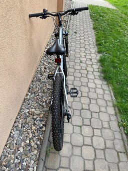 Kolo Carerra Rám 16.Na postavu cca 155-175. Najeto tak 15 km - 3