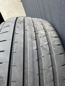 Goodyear Eagle F1 245/45 R18 - 3