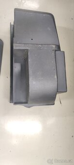 Bmw e30 2x kastlik, 2x plast pro zadni znacku - 3