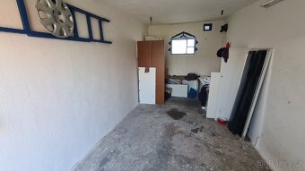 Pronajmu garáž v Uničově na ulici Sadová u parku. - 3
