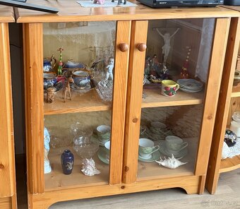 Dřevěné provedení knihovny/ komody - 3