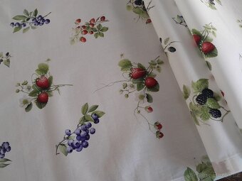 Ubrus.....lesní plody - 3