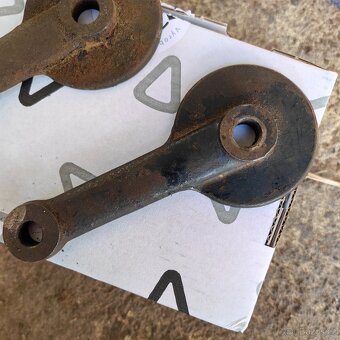 ČZ 175 předvalecna vahadla - 3