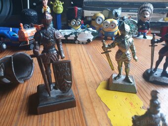 Vláčky  vojáčci, figurky... - 3