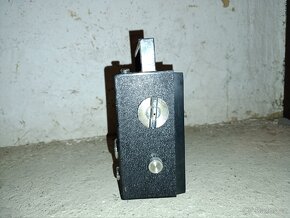 Staré přenosné Ruské tranzistorové rádio VEF 206 - 3
