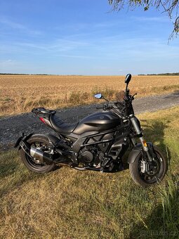 Benelli 502C Cruiser – skvělý stav, najeto jen 12 306 km - 3