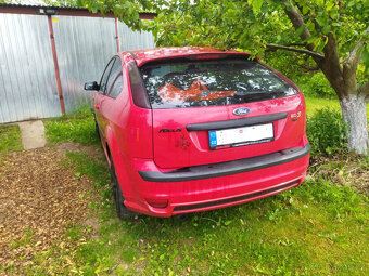 Ford Focus 2.0i 16V - 3