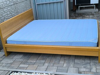 Prodám manželskou postelí + Matrací 160cm x 200cm - 3