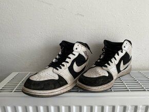 Nike Air Jordan 1 Mid - 3