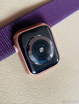 Prodám Apple Watch 5 44mm - 3