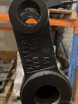 Žralok - originál přední část výklopné lžíce JCB - 3