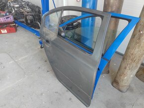 ŠKODA OCTAVIA II/2 LIFTBACK- pravé zadní dveře - 3