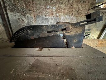 stará, rustikální stolní pila (cirkulárka) - 3