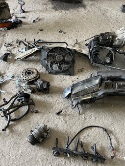 Bmw e46 m54B22 320i 125kw díly - 3